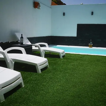 Sunny Paradise, Heater Pool קורלחו