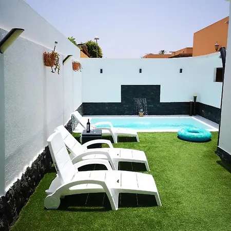 וילה Sunny Paradise, Heater Pool קורלחו